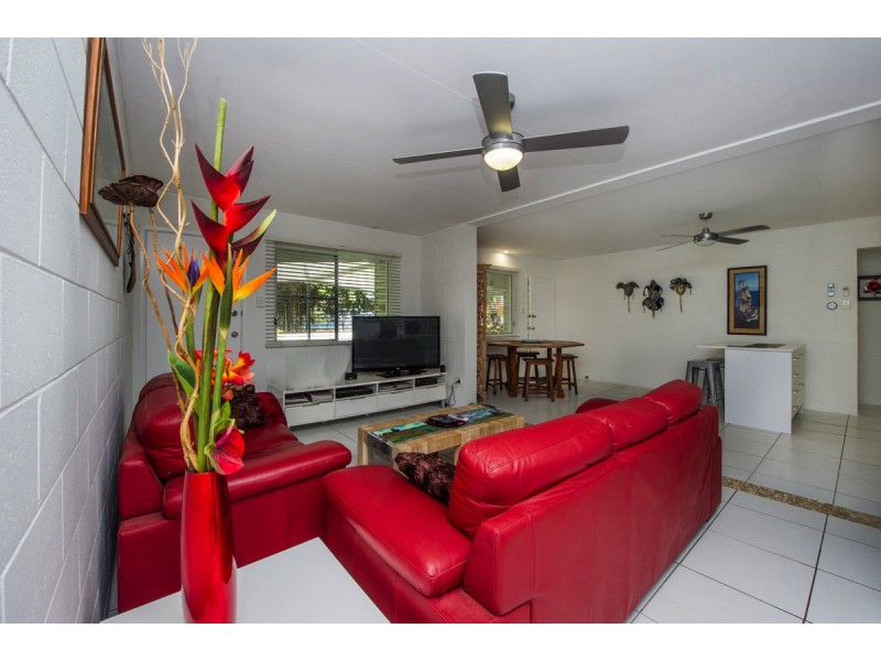 32 Marine Pde, Arcadia QLD 4819