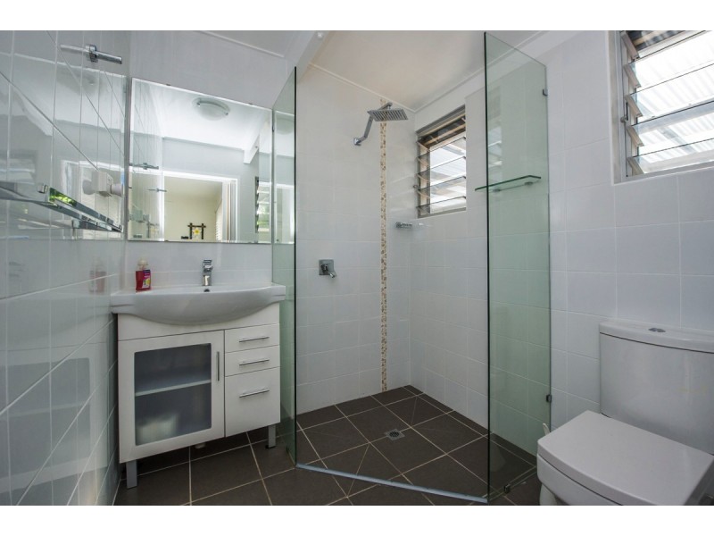 32 Marine Pde, Arcadia QLD 4819