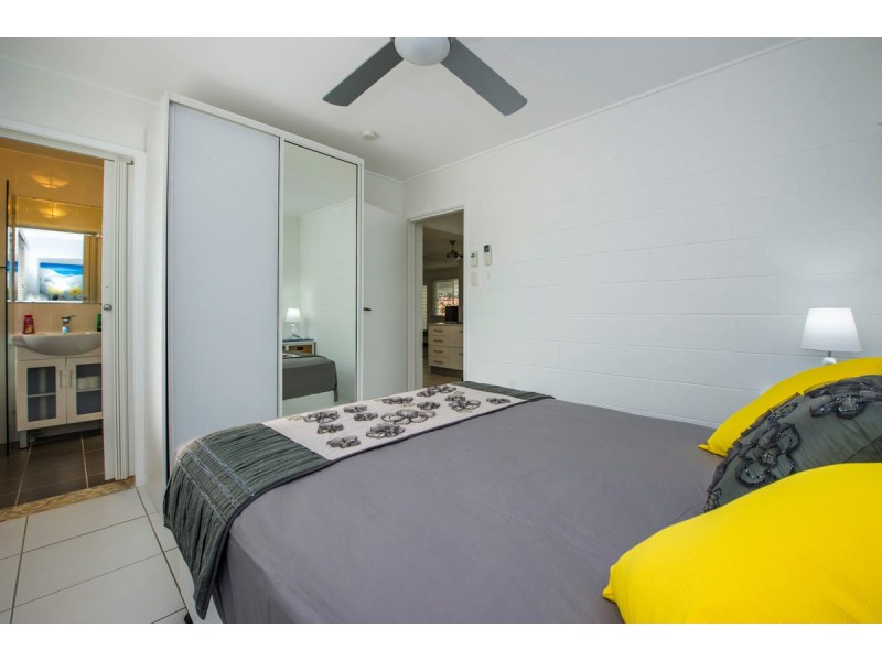 32 Marine Pde, Arcadia QLD 4819