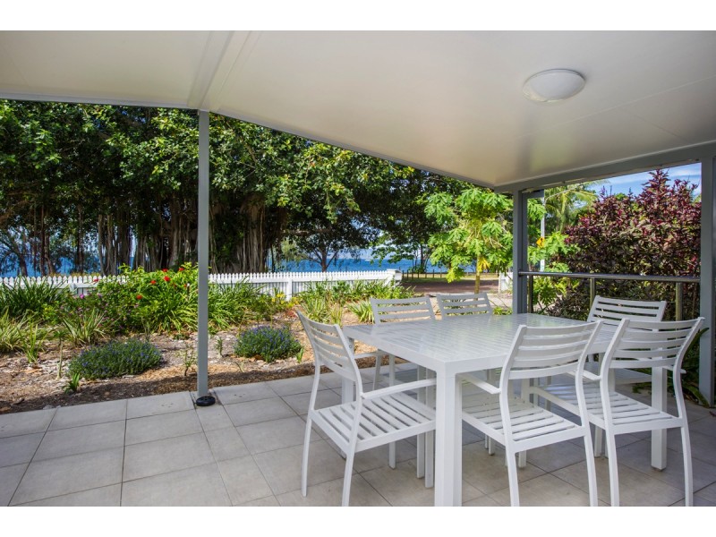 32 Marine Pde, Arcadia QLD 4819