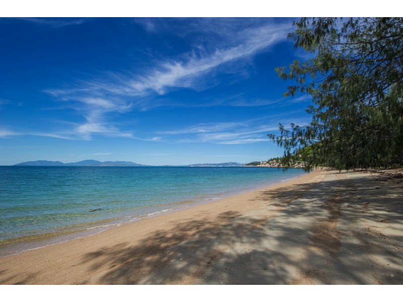 32 Marine Pde, Arcadia QLD 4819