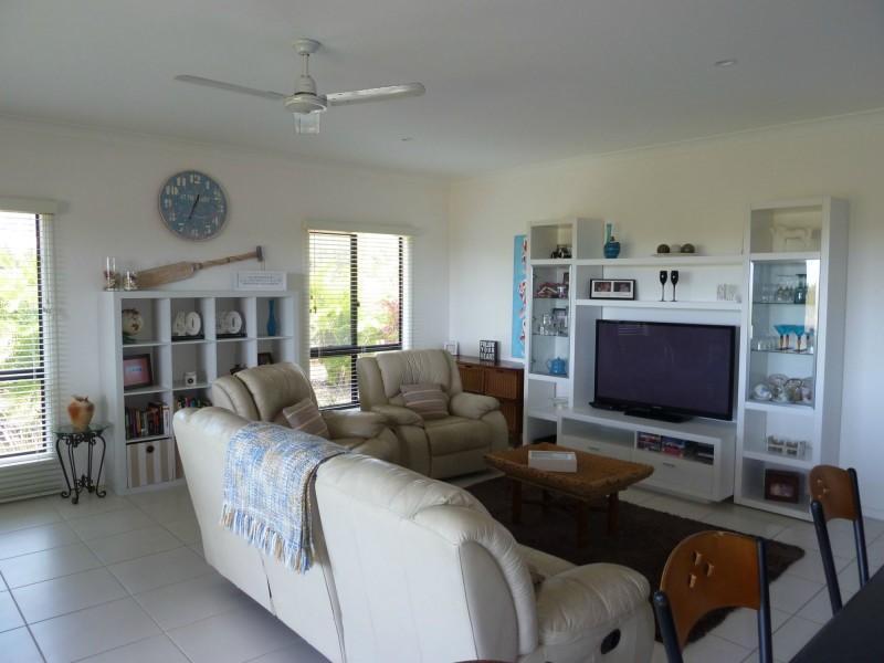 94 Gifford St, Horseshoe Bay QLD 4819