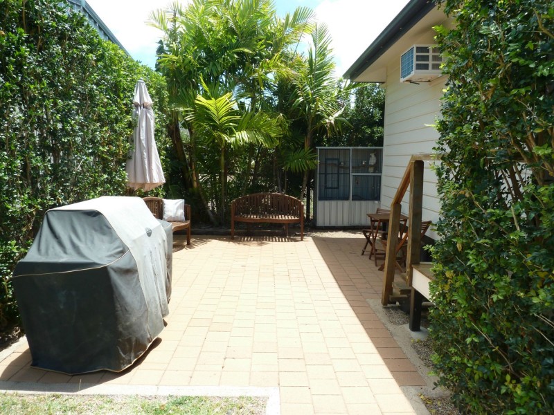 94 Gifford St, Horseshoe Bay QLD 4819