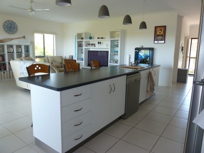 94 Gifford St, Horseshoe Bay QLD 4819