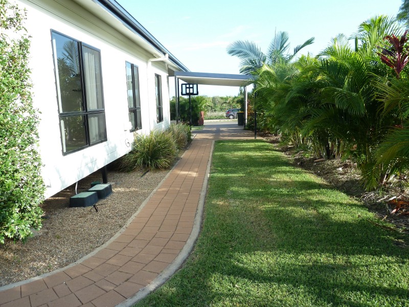 94 Gifford St, Horseshoe Bay QLD 4819