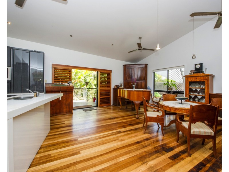 10 Bayside Ct, Horseshoe Bay QLD 4819
