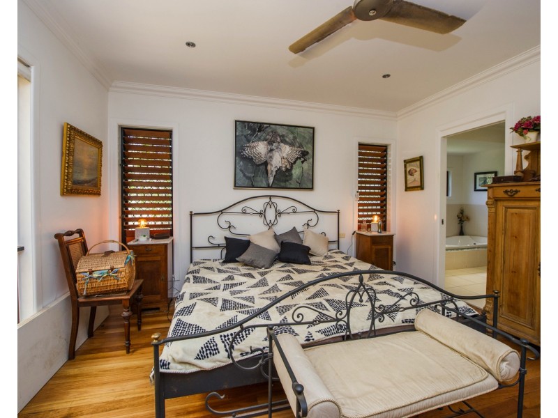 10 Bayside Ct, Horseshoe Bay QLD 4819