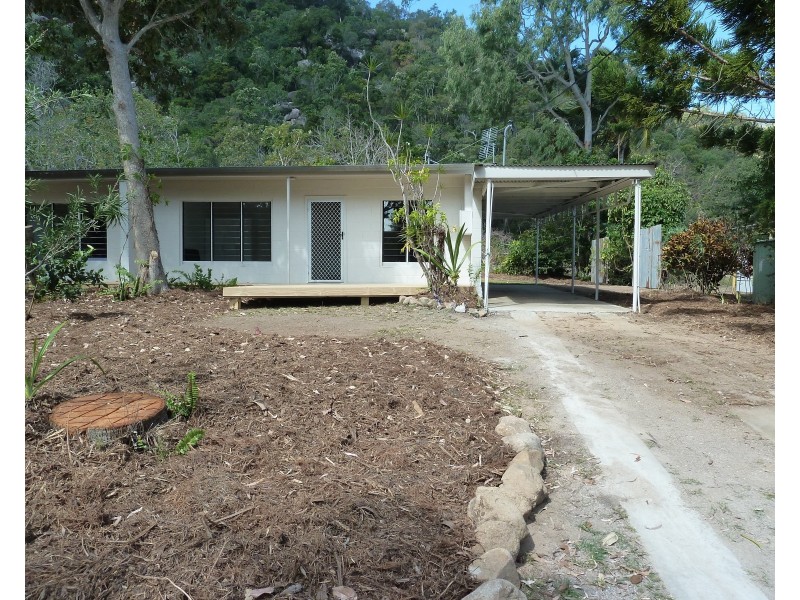 2/9 Kirk St, Nelly Bay QLD 4819