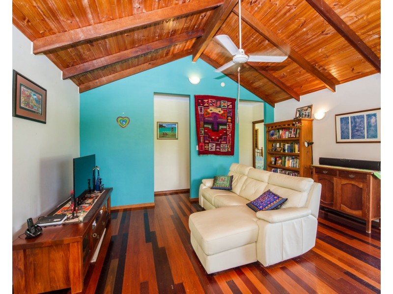 31 Nerita Cres, Nelly Bay QLD 4819