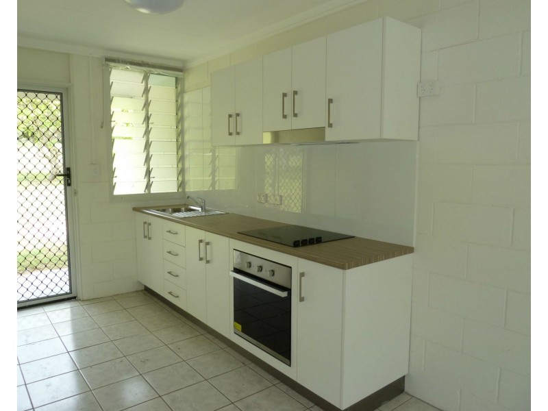 2/119 Horseshoe Bay Road, Horseshoe Bay QLD 4819