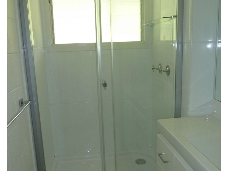 2/119 Horseshoe Bay Road, Horseshoe Bay QLD 4819