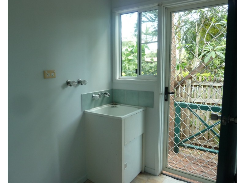 52 Sooning St, Nelly Bay QLD 4819