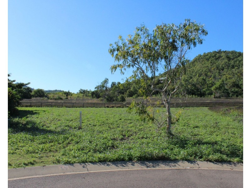 4 Stetan Court, Horseshoe Bay QLD 4819