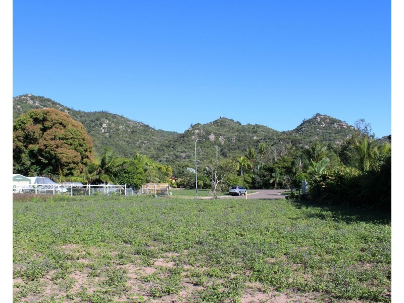 4 Stetan Court, Horseshoe Bay QLD 4819