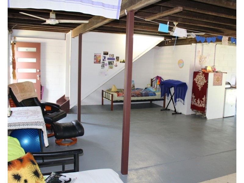 44 Barbarra St, Picnic Bay QLD 4819