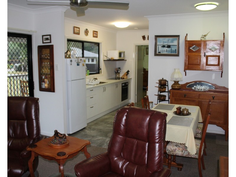 7 Serene Pl, Nelly Bay QLD 4819