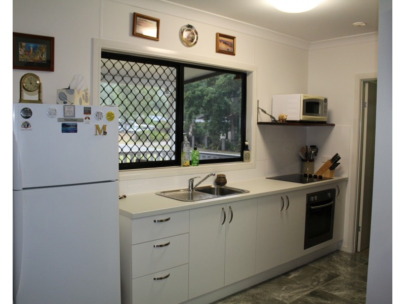 7 Serene Pl, Nelly Bay QLD 4819