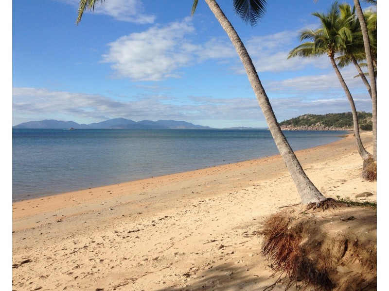 7 Serene Pl, Nelly Bay QLD 4819