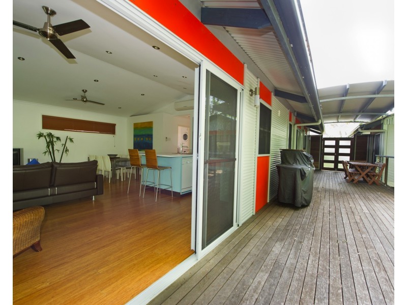 18 Yates St, Nelly Bay QLD 4819