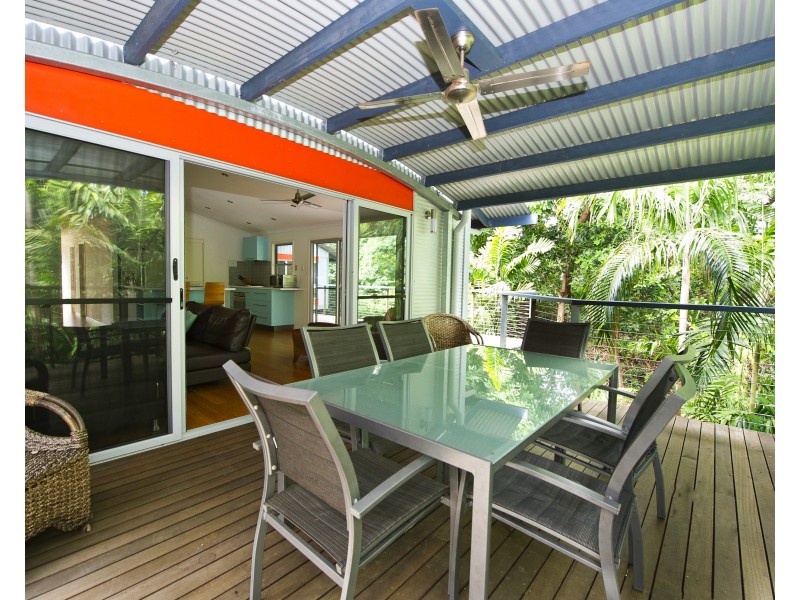 18 Yates St, Nelly Bay QLD 4819