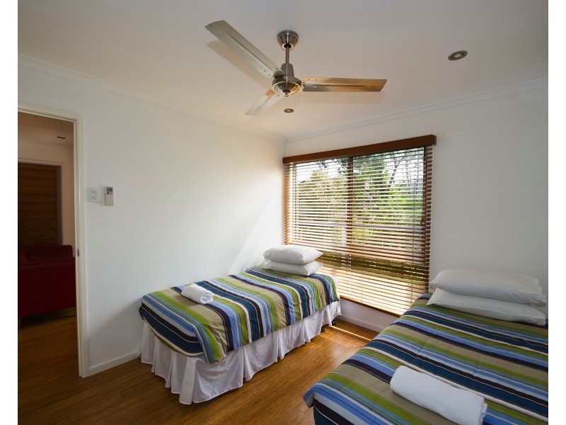 18 Yates St, Nelly Bay QLD 4819