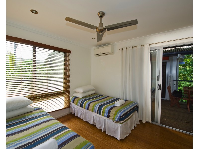 18 Yates St, Nelly Bay QLD 4819