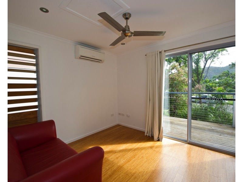 18 Yates St, Nelly Bay QLD 4819