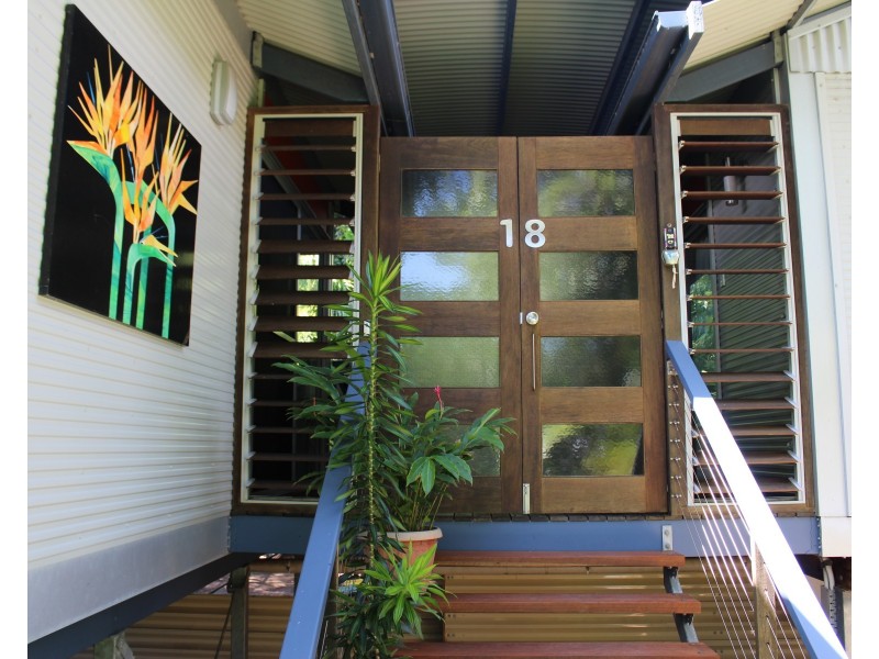 18 Yates St, Nelly Bay QLD 4819