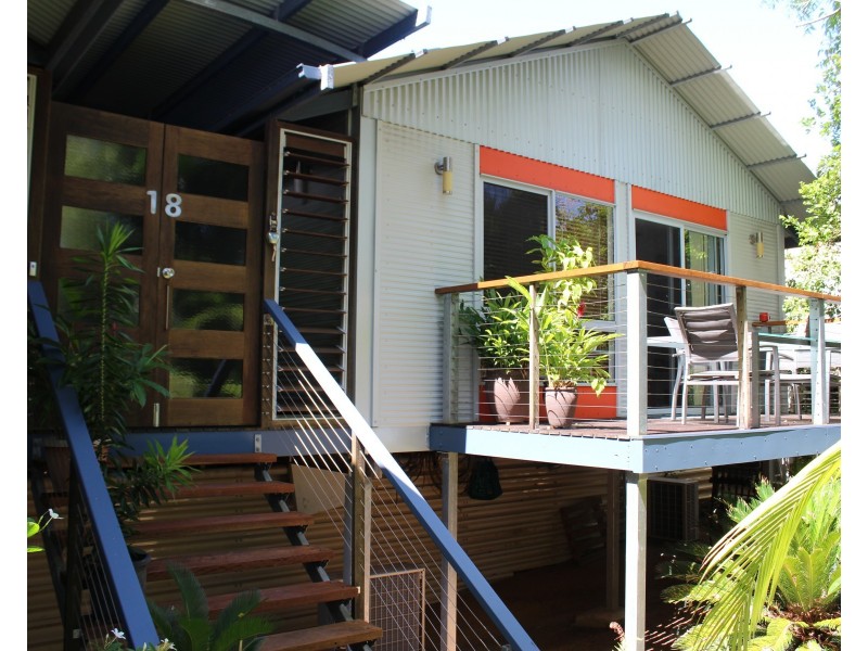 18 Yates St, Nelly Bay QLD 4819