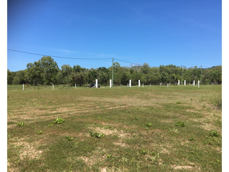 162-164 Apjohn St, Horseshoe Bay QLD 4819