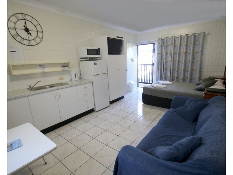 34 Picnic St, Picnic Bay QLD 4819