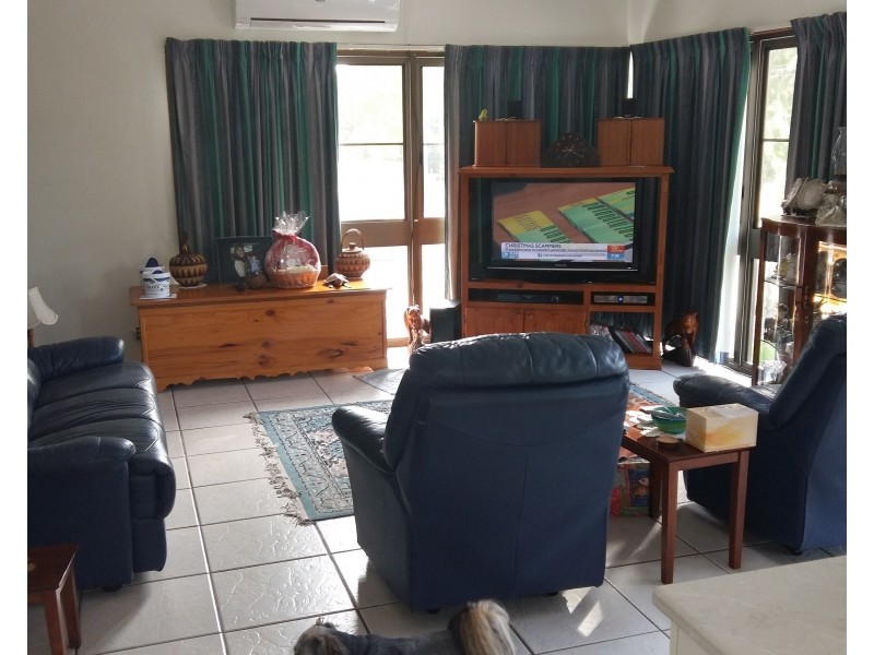 34 Picnic St, Picnic Bay QLD 4819