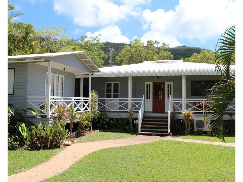 26 Mandalay Ave, Nelly Bay QLD 4819