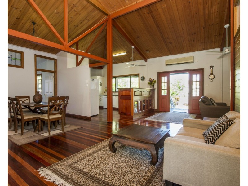 26 Mandalay Ave, Nelly Bay QLD 4819