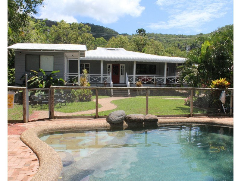 26 Mandalay Ave, Nelly Bay QLD 4819