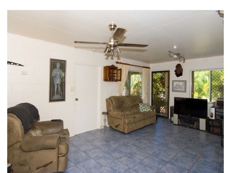 16 Compass Cres, Nelly Bay QLD 4819