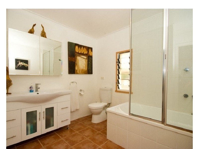 16 Compass Cres, Nelly Bay QLD 4819