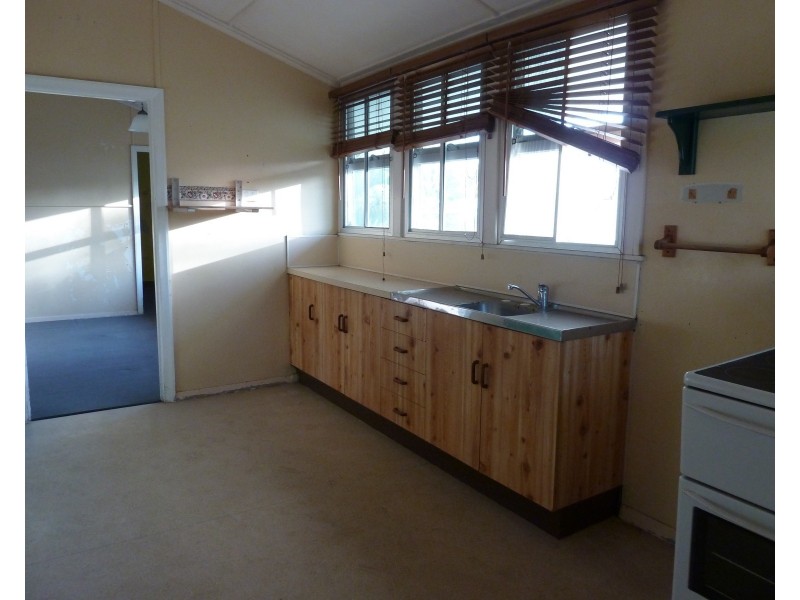 40 Granite St, Picnic Bay QLD 4819