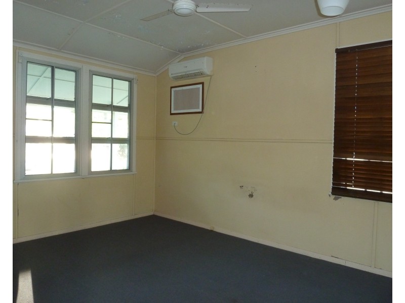 40 Granite St, Picnic Bay QLD 4819