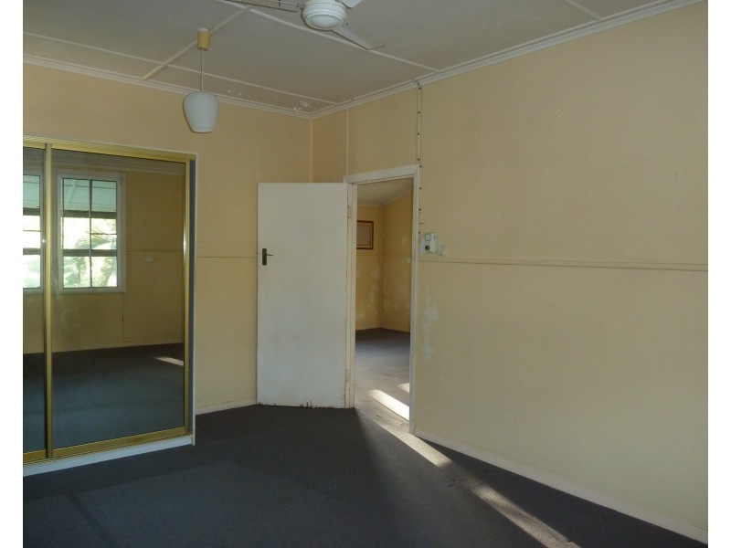 40 Granite St, Picnic Bay QLD 4819