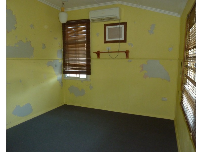 40 Granite St, Picnic Bay QLD 4819