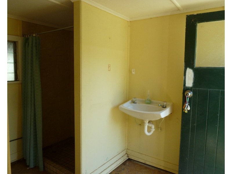 40 Granite St, Picnic Bay QLD 4819