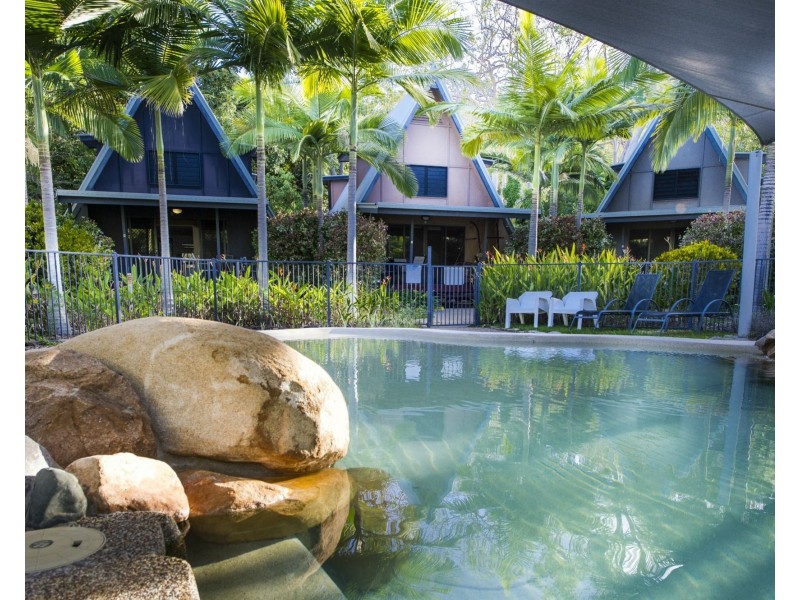 8/42 Yates Street, Nelly Bay QLD 4819