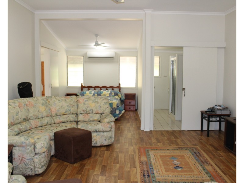 42 Picnic St, Picnic Bay QLD 4819