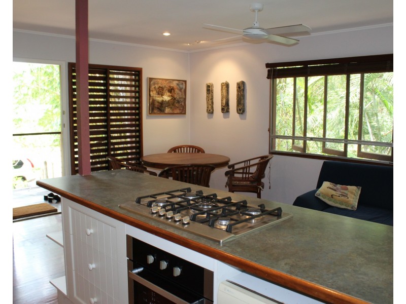 5 Nerita Ct, Nelly Bay QLD 4819
