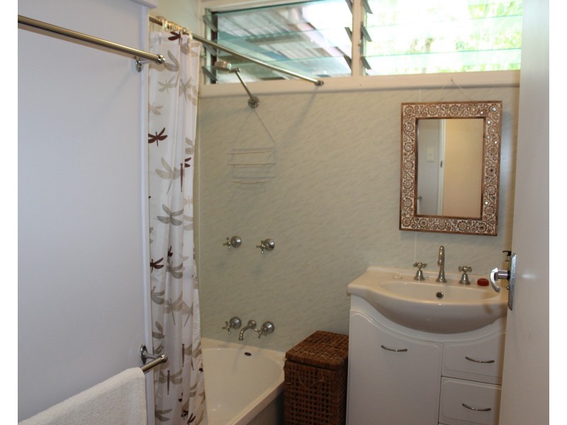 5 Nerita Ct, Nelly Bay QLD 4819