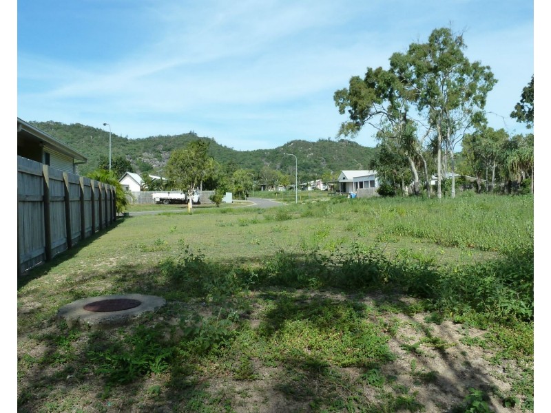 18 Pandanus Dr, Horseshoe Bay QLD 4819