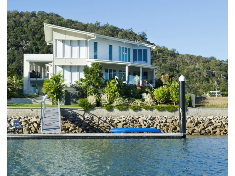 19 The Cove, Nelly Bay QLD 4819