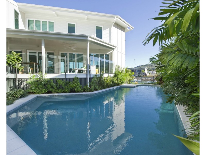 19 The Cove, Nelly Bay QLD 4819