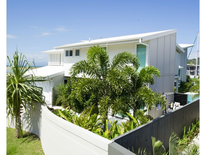 19 The Cove, Nelly Bay QLD 4819